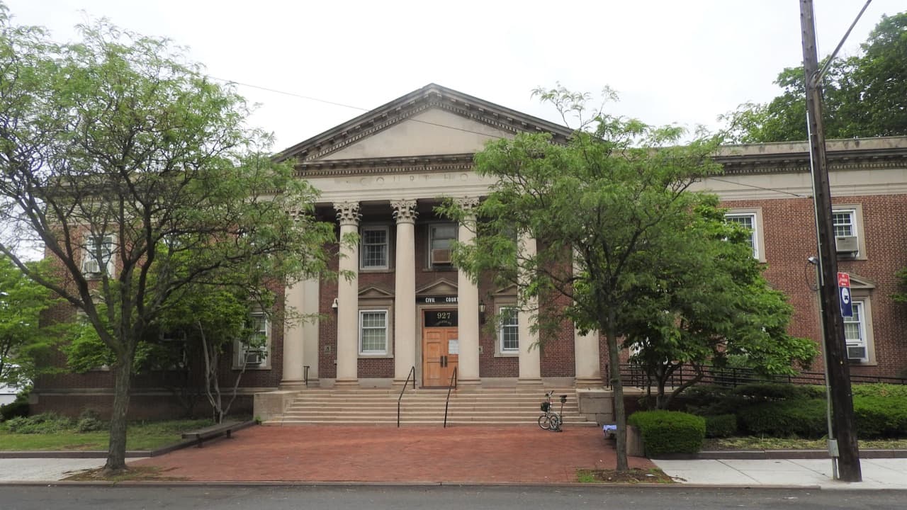 The Richmond County Civil Court building on Castleton Avenue